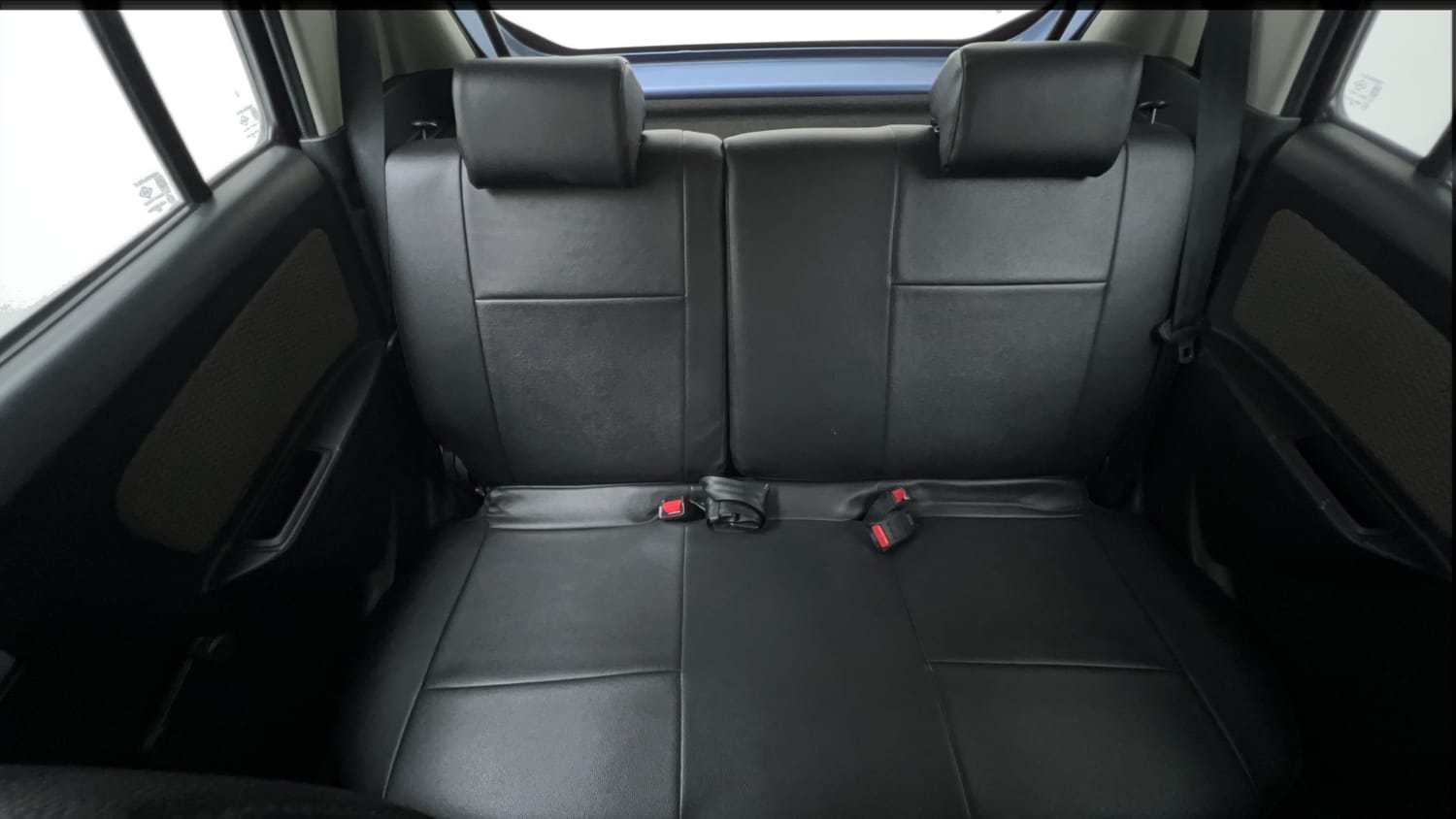 Used 2015 Maruti Suzuki Wagon R LXI Petrol Manual interior REAR SEAT CONDITION VIEW