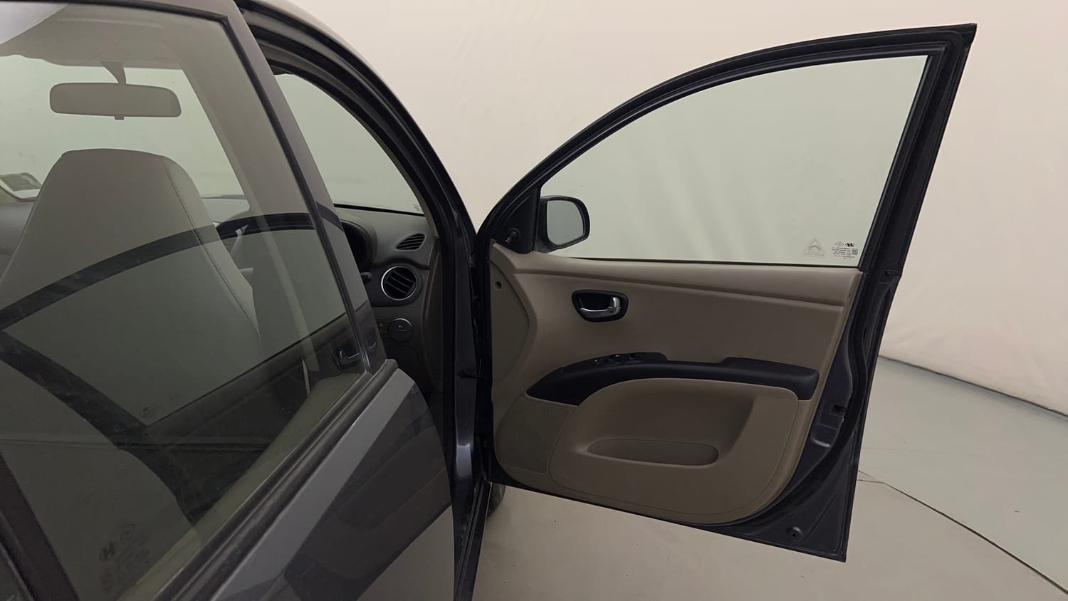 Used 2014 Hyundai i10 Sportz 1.1 iRDE2 Petrol Manual interior RIGHT FRONT DOOR OPEN VIEW