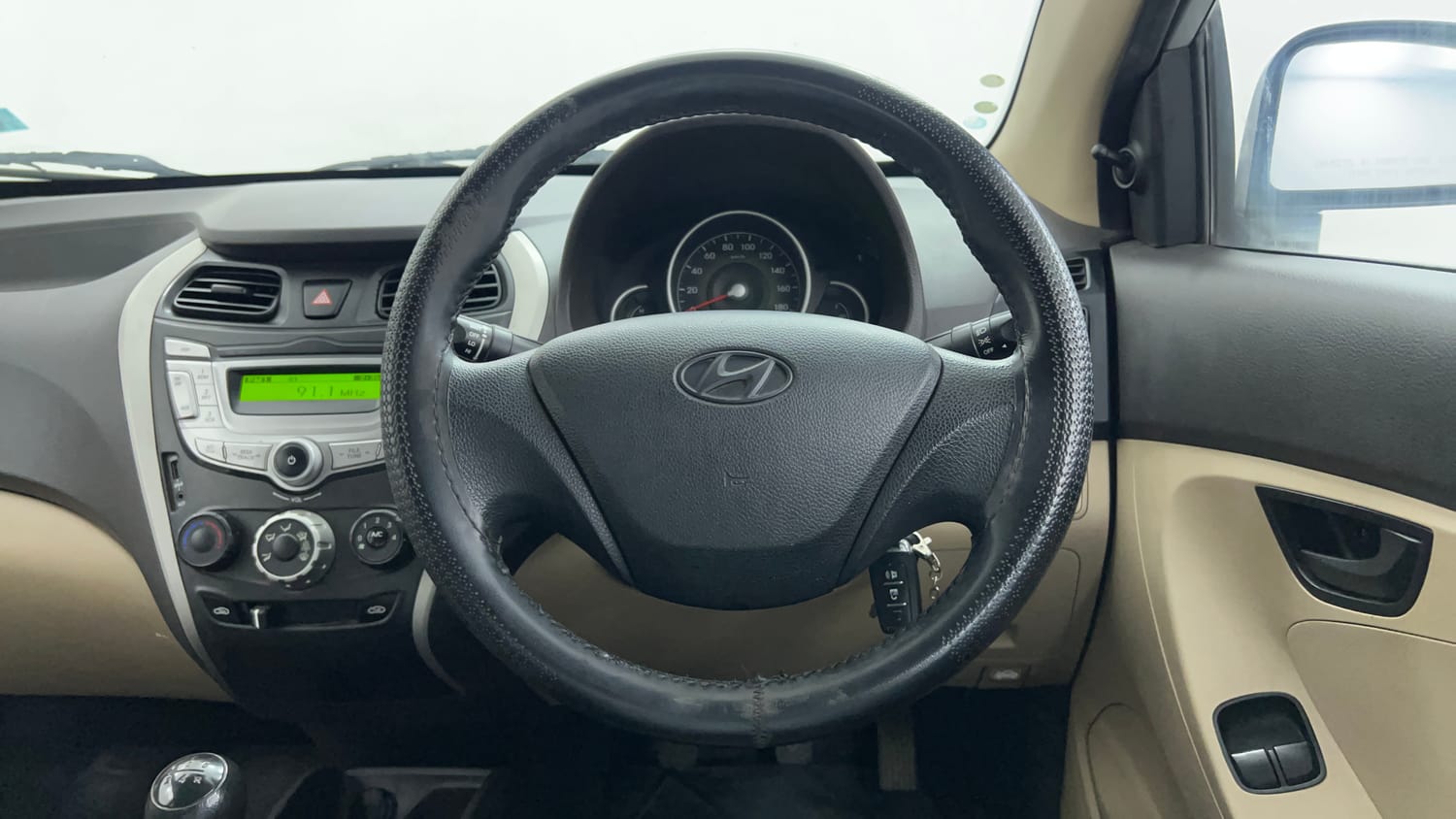 Used 2016 Hyundai Eon Magna Petrol Manual interior STEERING VIEW