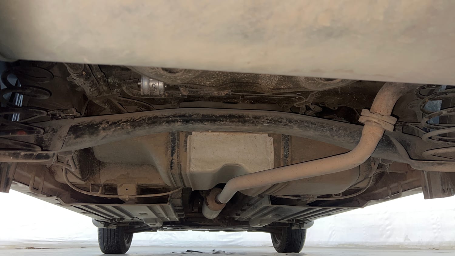 Used 2021 maruti-suzuki Vitara Brezza LXi Petrol Manual extra REAR UNDERBODY VIEW (TAKEN FROM REAR)