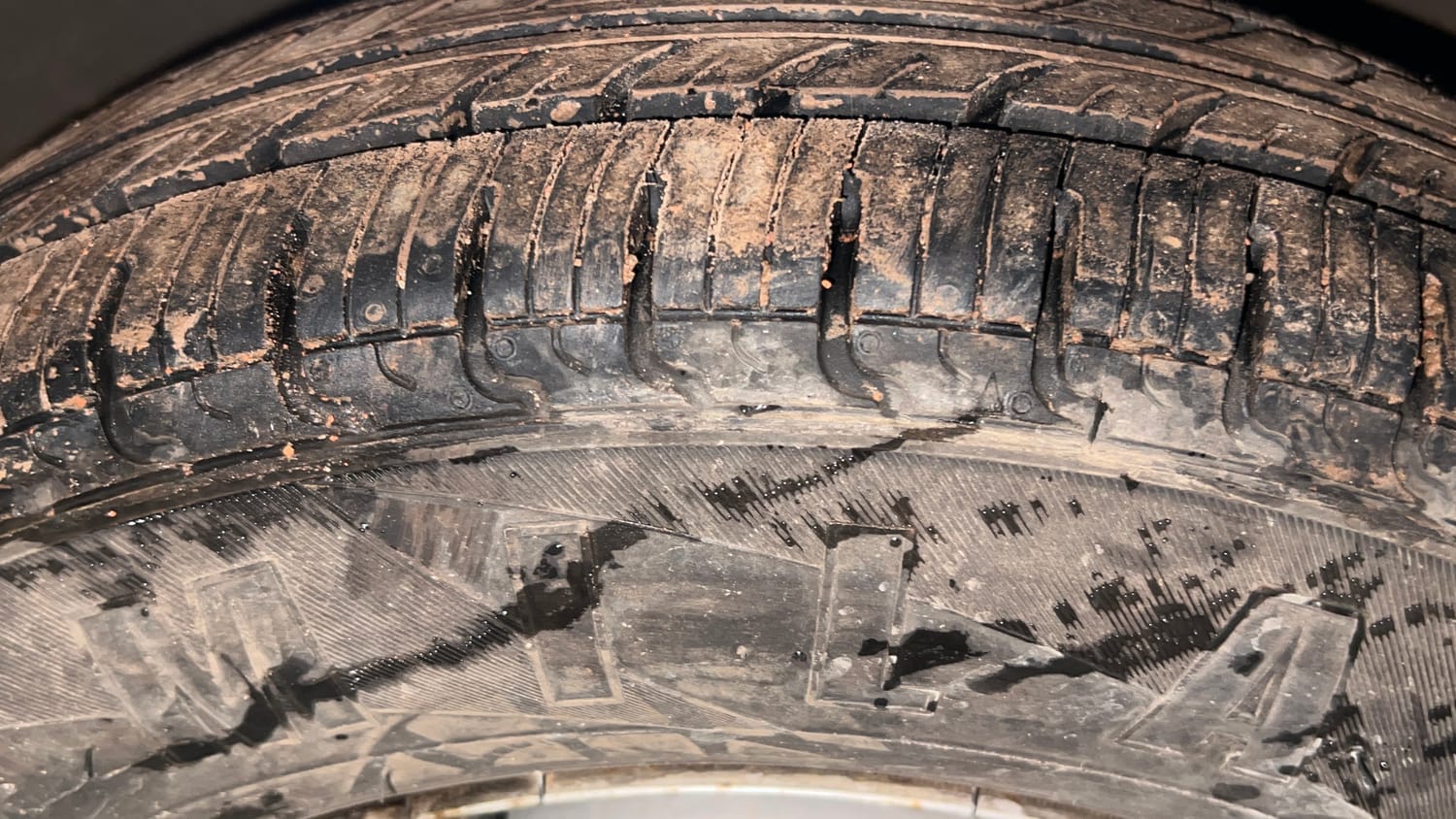 Used 2016 Hyundai i10 Magna 1.1 iRDE2 Petrol Manual tyres RIGHT FRONT TYRE TREAD VIEW