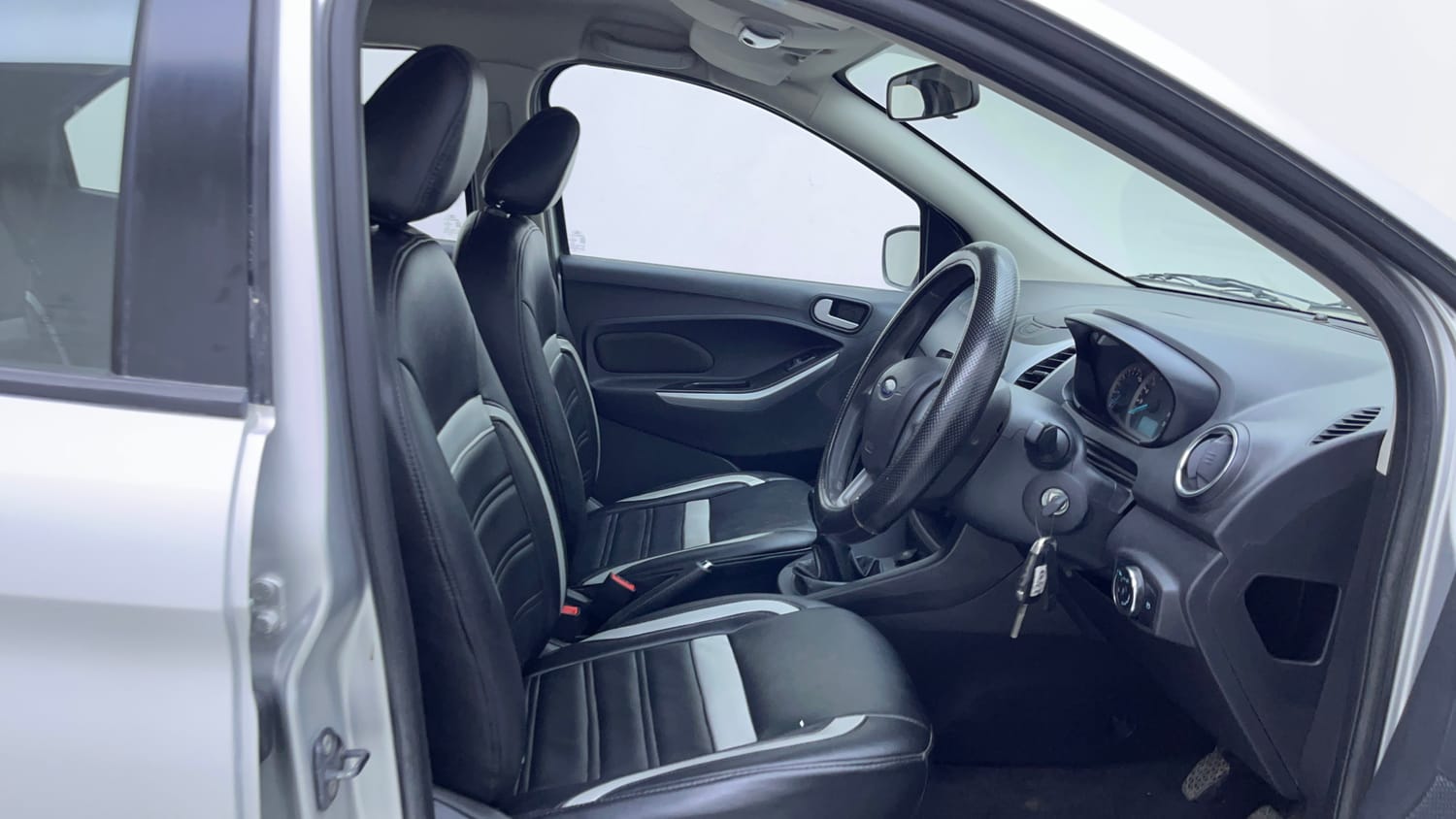 Used 2016 Ford Figo Titanium 1.2 Ti-VCT Petrol Manual interior RIGHT SIDE FRONT DOOR CABIN VIEW