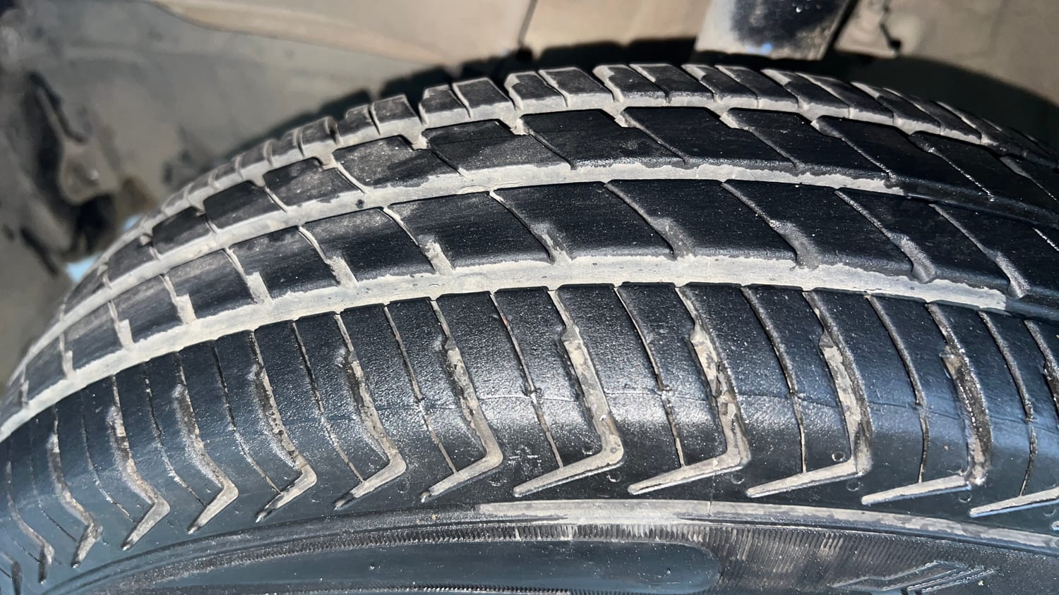 Used 2023 Maruti Suzuki Alto K10 VXi AGS Petrol Automatic tyres LEFT FRONT TYRE TREAD VIEW
