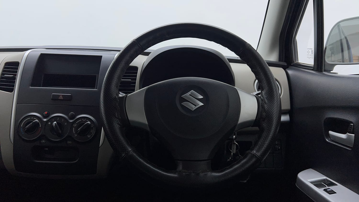 Used 2015 Maruti Suzuki Wagon R LXI Petrol Manual interior STEERING VIEW