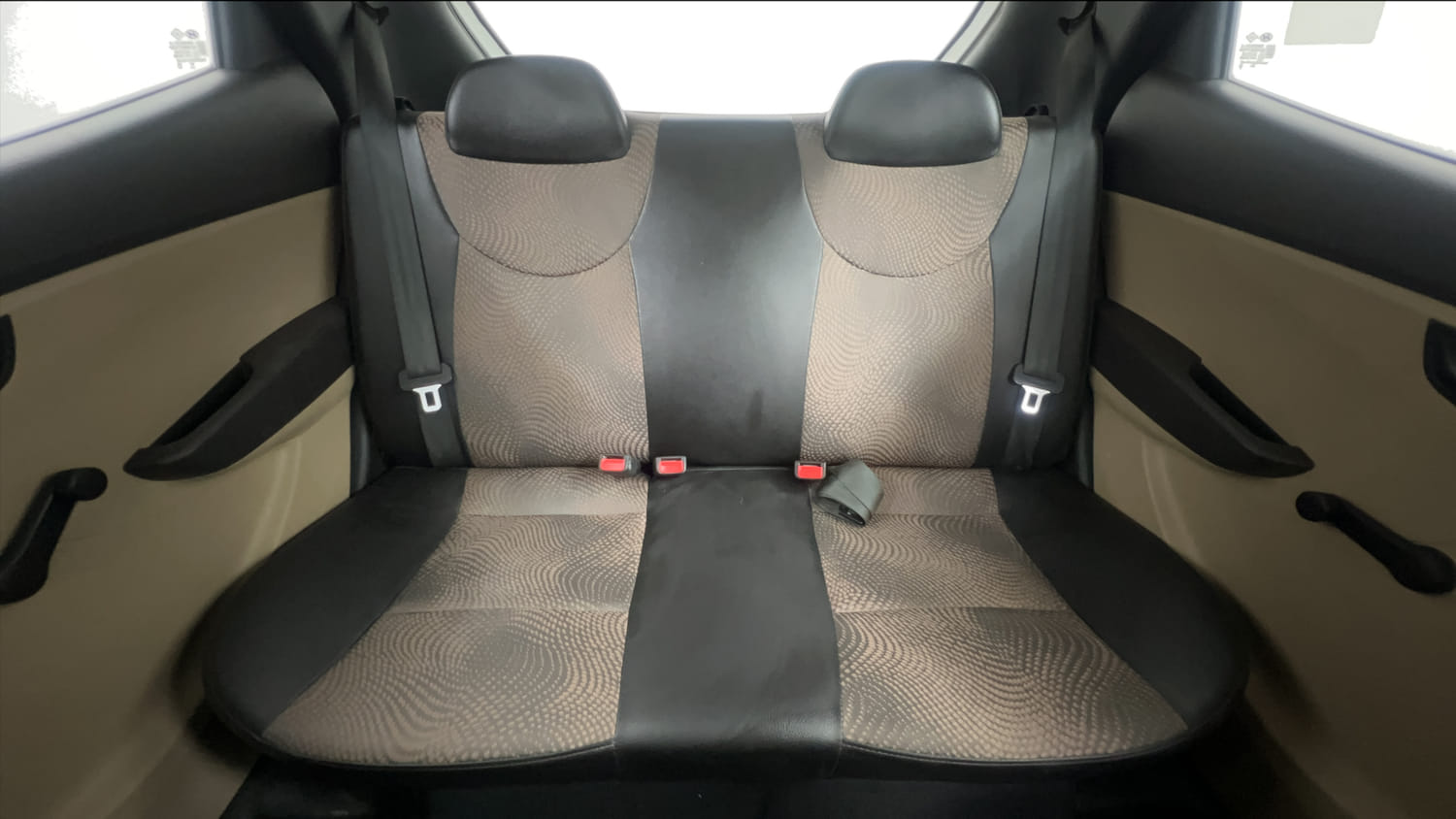 Used 2016 Hyundai Eon Magna Petrol Manual interior REAR SEAT CONDITION VIEW