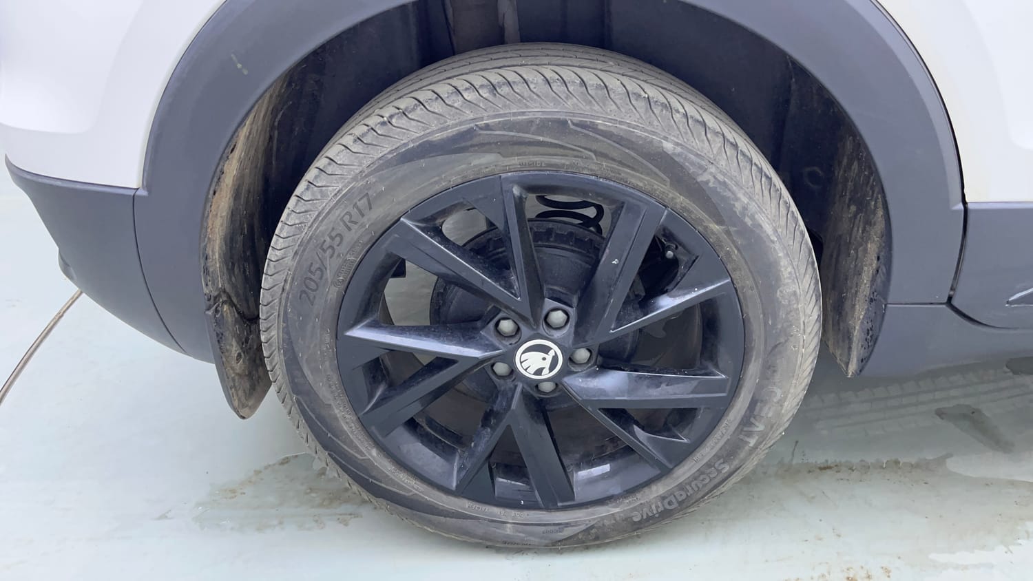 Used 2025 Skoda Kushaq Sportline 1.0 TSI MT Dual Tone Petrol Manual tyres RIGHT REAR TYRE RIM VIEW