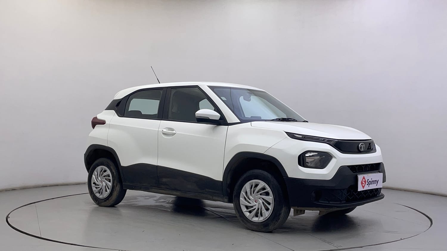 Used 2024 Tata Punch Adventure Rhythm CNG Cng Manual exterior RIGHT FRONT CORNER VIEW