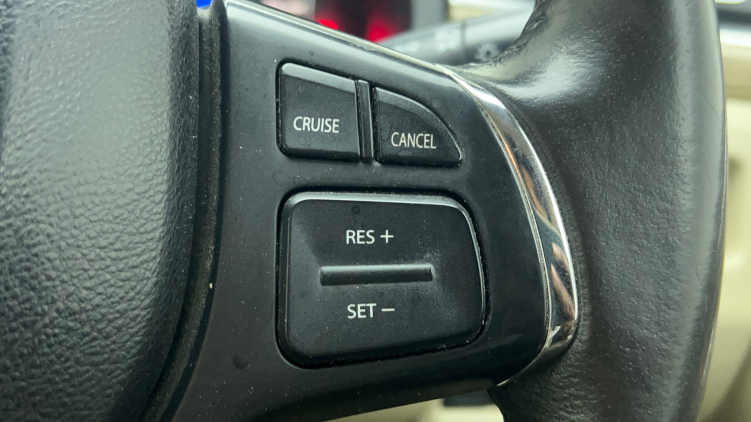 Used 2019 Maruti Suzuki Ciaz Alpha Hybrid 1.5 AT Petrol Automatic top_features Cruise control