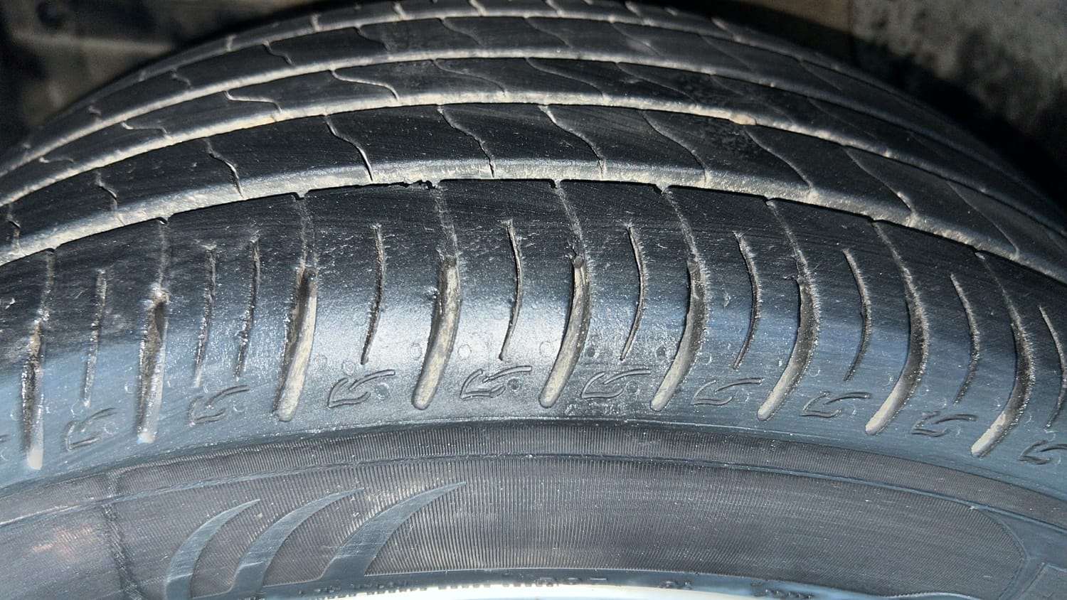 Used 2021 maruti-suzuki Vitara Brezza LXi Petrol Manual tyres LEFT FRONT TYRE TREAD VIEW