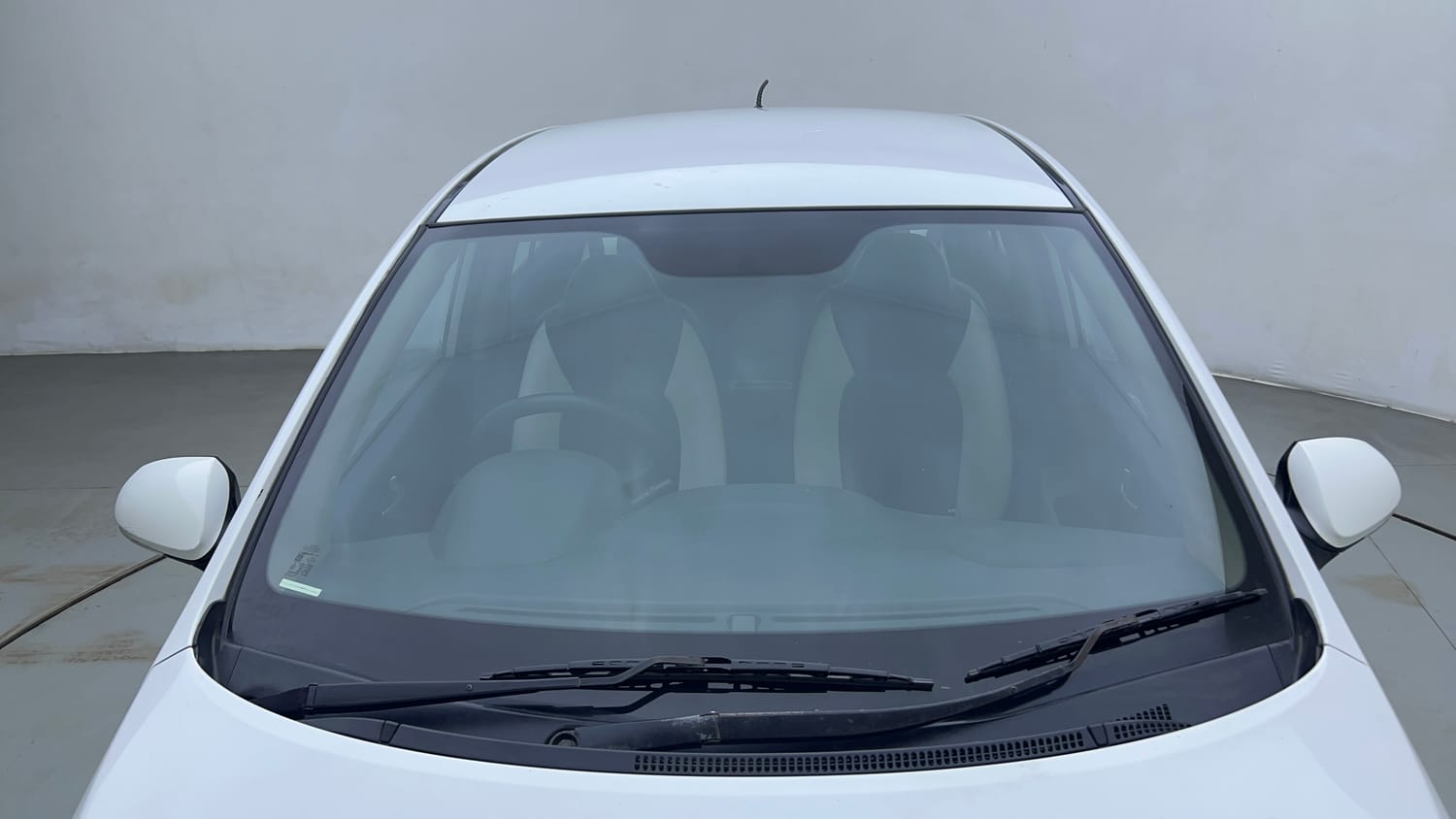 Used 2014 Hyundai Xcent S 1.2 Petrol Manual exterior FRONT WINDSHIELD VIEW