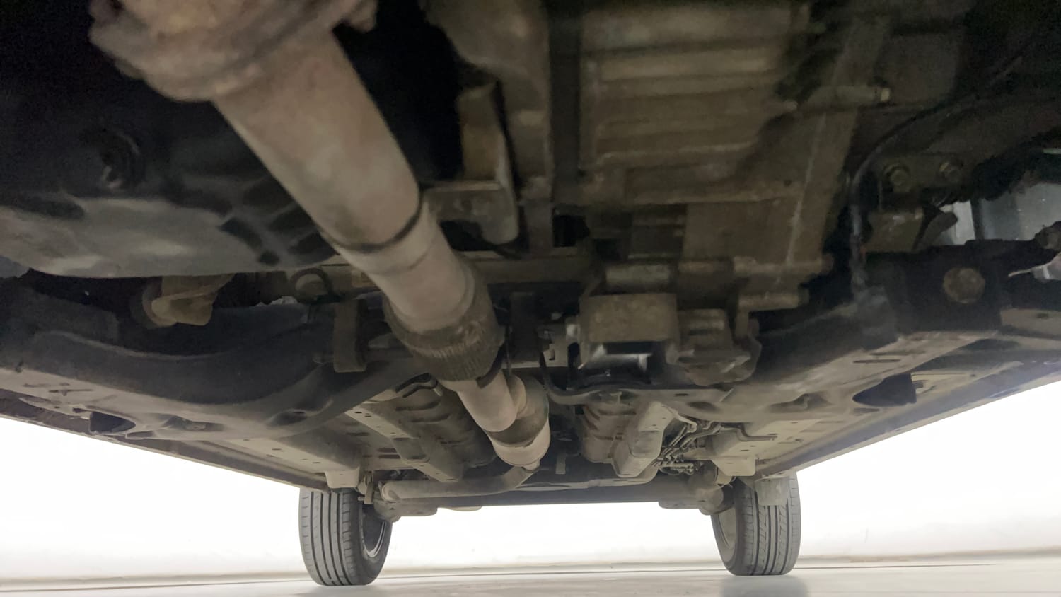 Used 2020 Tata Nexon XZA Plus (O) Dual Tone Petrol Automatic extra FRONT LEFT UNDERBODY VIEW