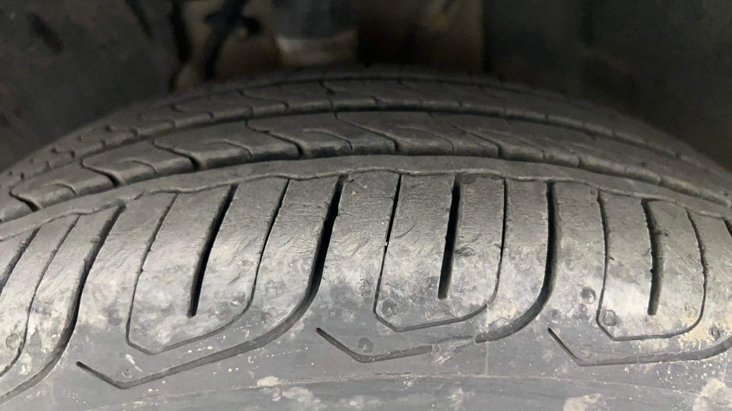Used 2024 Tata Altroz XZA Plus Petrol Petrol Automatic tyres LEFT FRONT TYRE TREAD VIEW