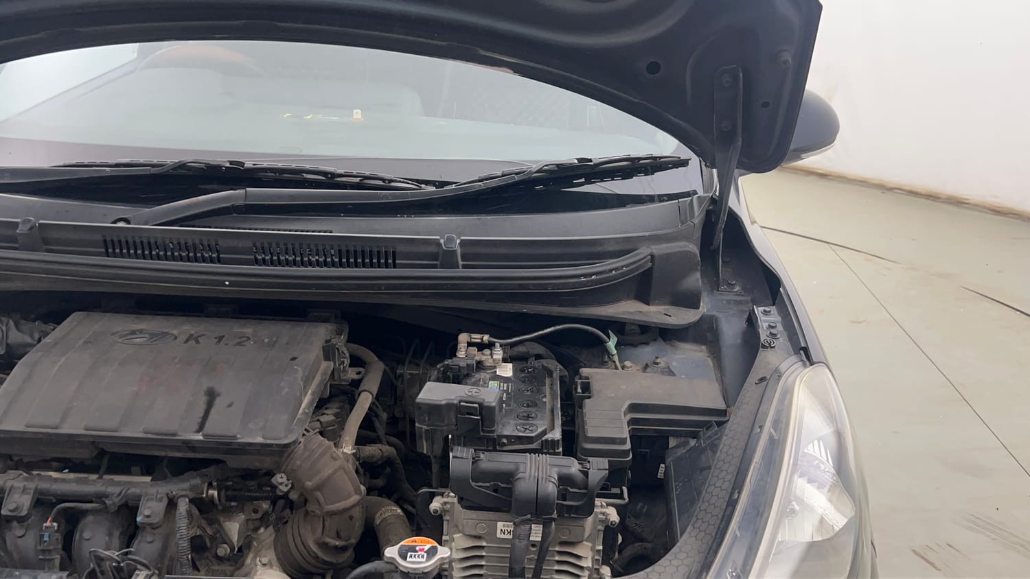 Used 2022 Hyundai Grand i10 Nios Magna AMT 1.2 Kappa VTVT Petrol Automatic engine ENGINE LEFT SIDE HINGE & APRON VIEW