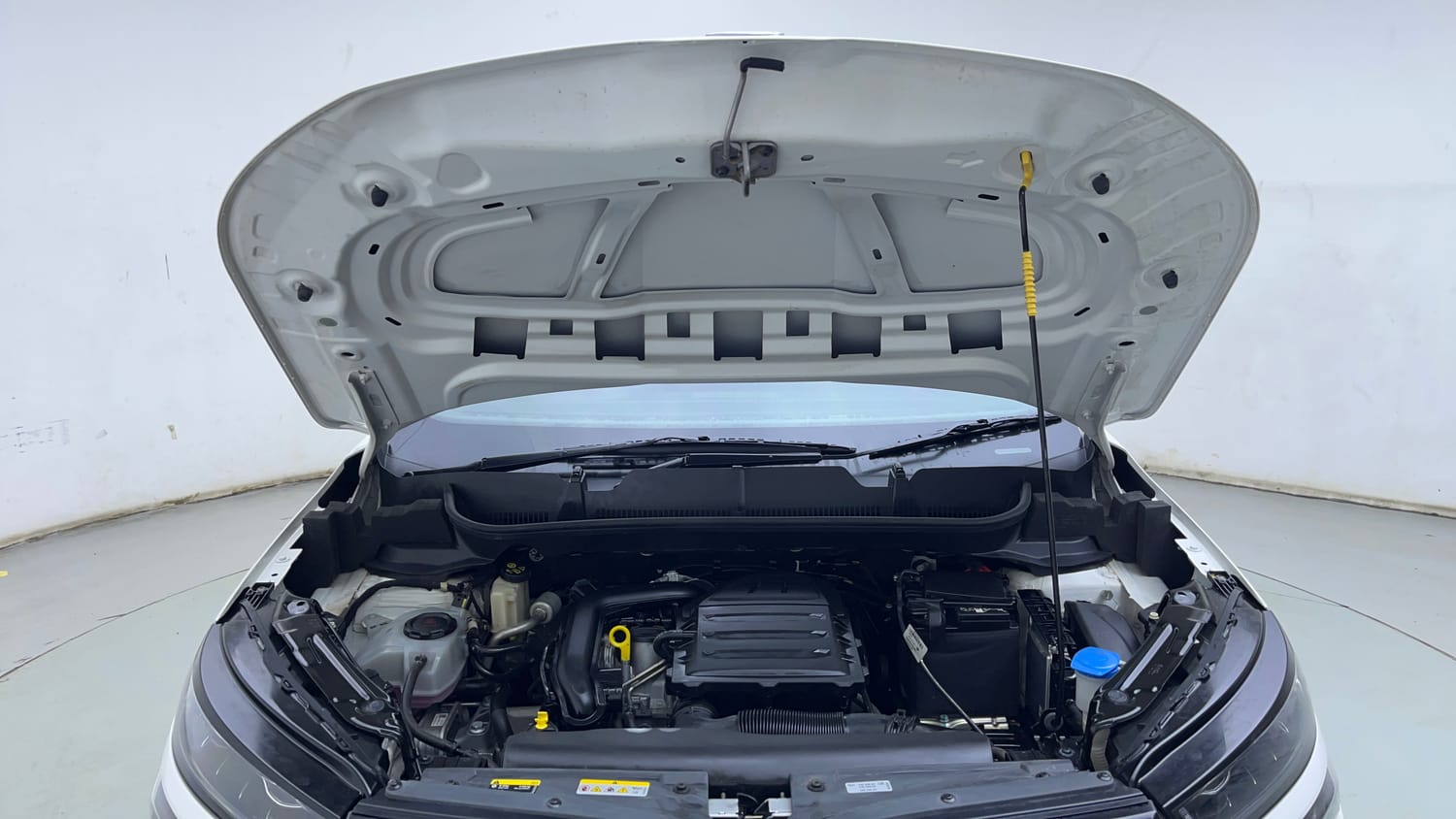 Used 2025 Skoda Kushaq Sportline 1.0 TSI MT Dual Tone Petrol Manual engine ENGINE & BONNET OPEN FRONT VIEW