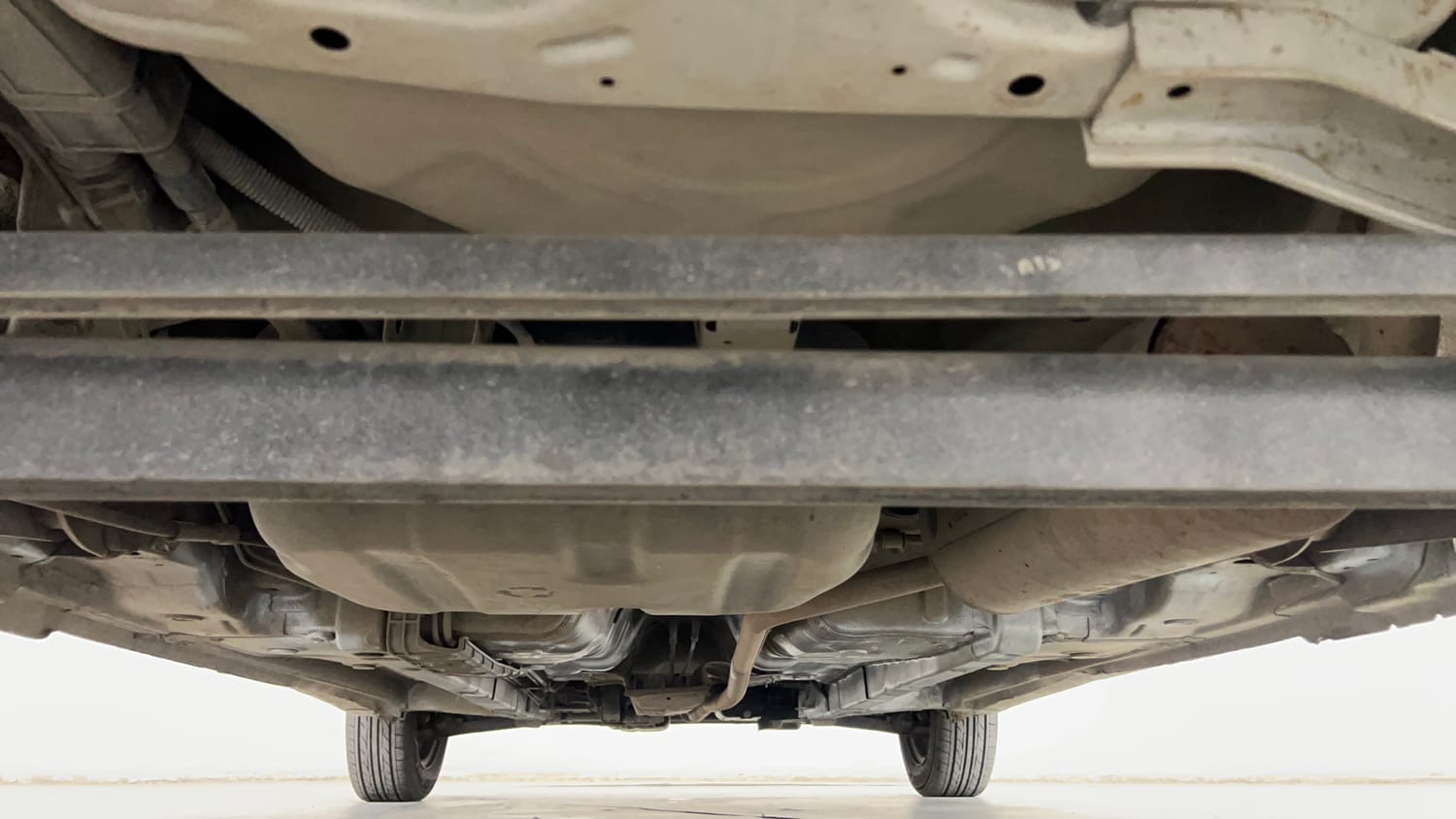 Used 2016 Hyundai Eon Magna Petrol Manual extra REAR UNDERBODY VIEW (TAKEN FROM REAR)