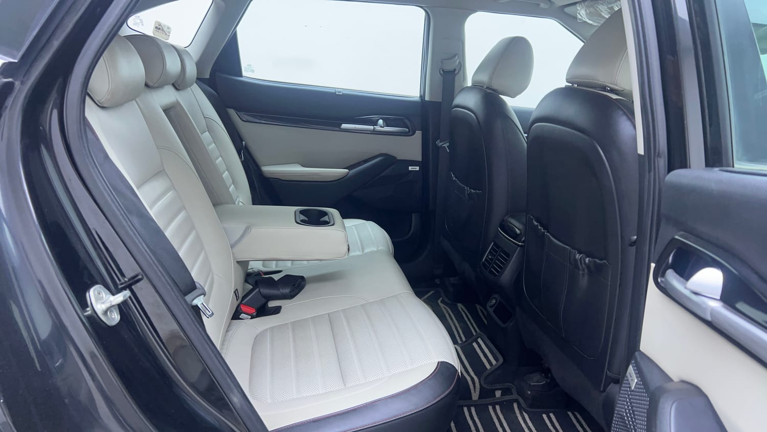 Used 2020 kia Seltos GTX Plus DCT 1.4 Petrol Automatic interior RIGHT SIDE REAR DOOR CABIN VIEW