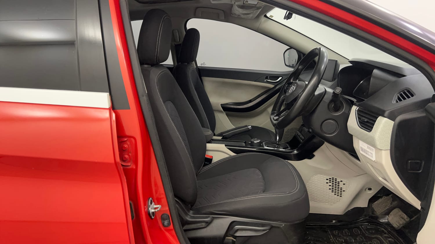 Used 2020 Tata Nexon XZA Plus (O) Dual Tone Petrol Automatic interior RIGHT SIDE FRONT DOOR CABIN VIEW