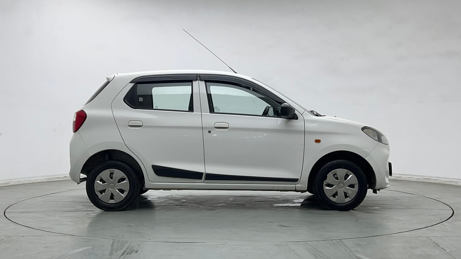 Used 2023 Maruti Suzuki Alto K10 VXi AGS Petrol Automatic exterior RIGHT SIDE VIEW