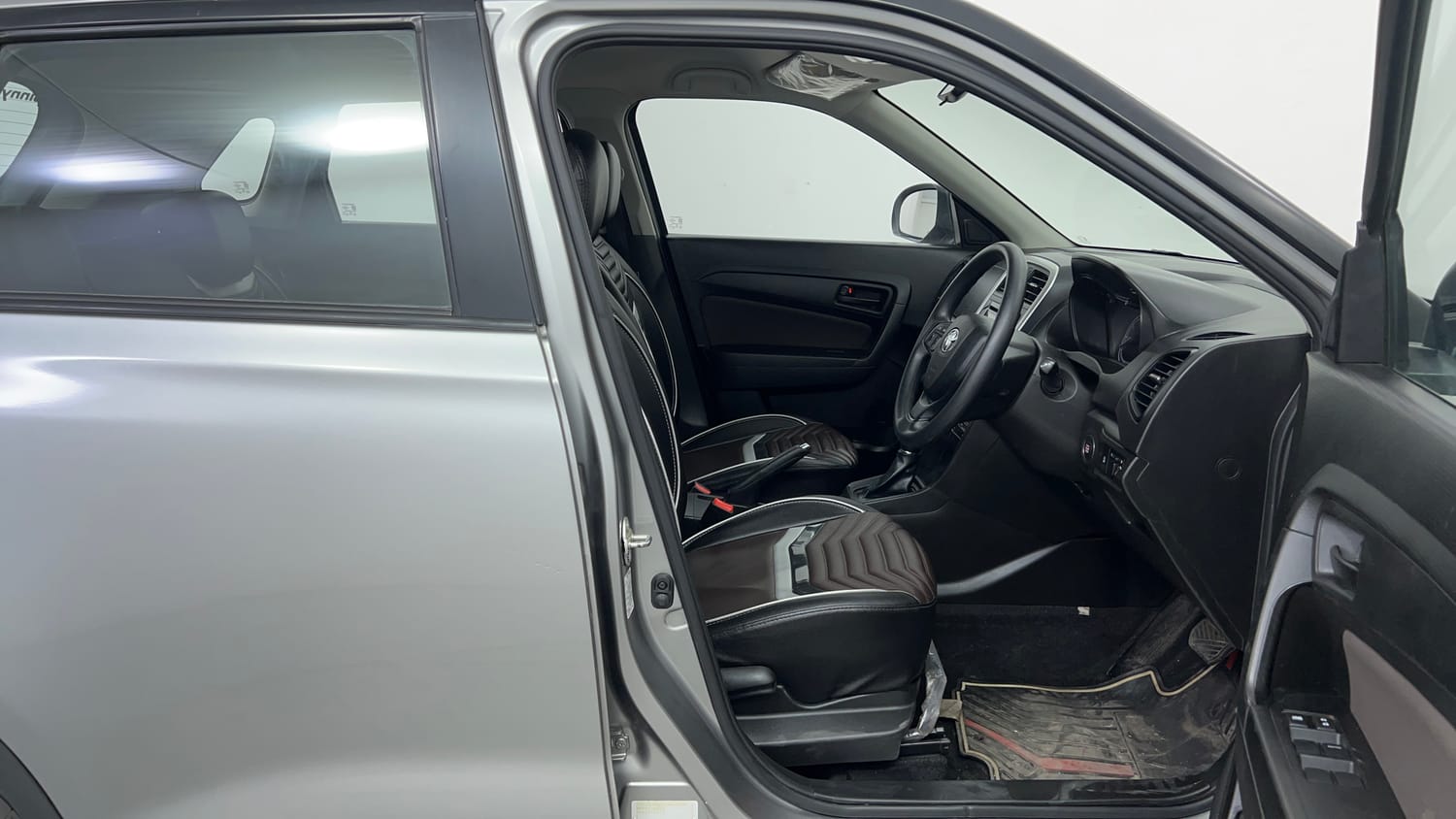 Used 2022 Toyota Urban Cruiser Mid Grade AT Petrol Automatic interior RIGHT SIDE FRONT DOOR CABIN VIEW
