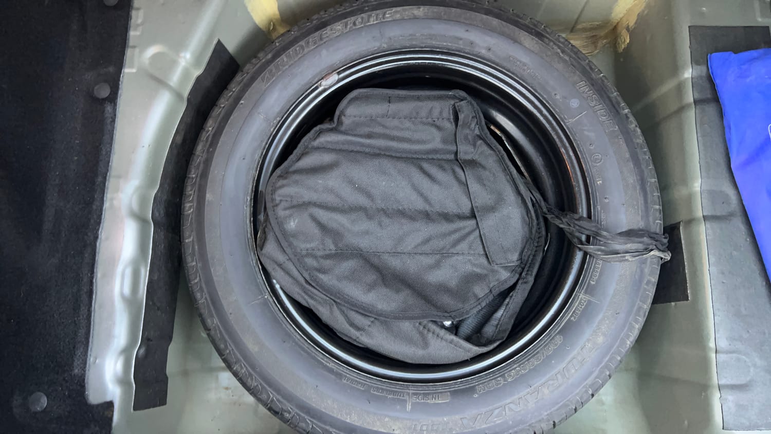 Used 2022 Tata Nexon XZA Plus Petrol Automatic tyres SPARE TYRE VIEW
