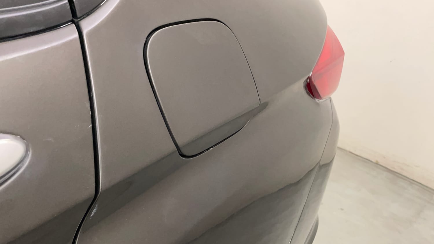 Used 2015 Honda City V Petrol Manual dents MINOR SCRATCH