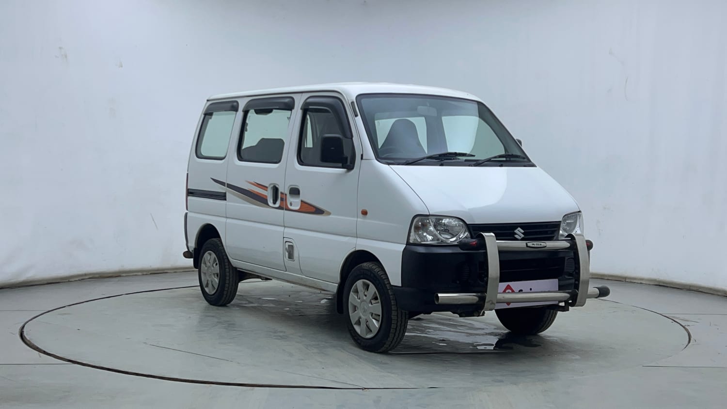 Used 2019 Maruti Suzuki Eeco 5 STR WITH A/C+HTR Petrol Manual exterior RIGHT FRONT CORNER VIEW