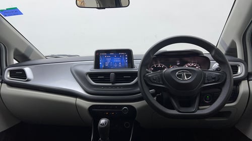 Used 2022 Tata Altroz XT Petrol Petrol Manual interior DASHBOARD VIEW