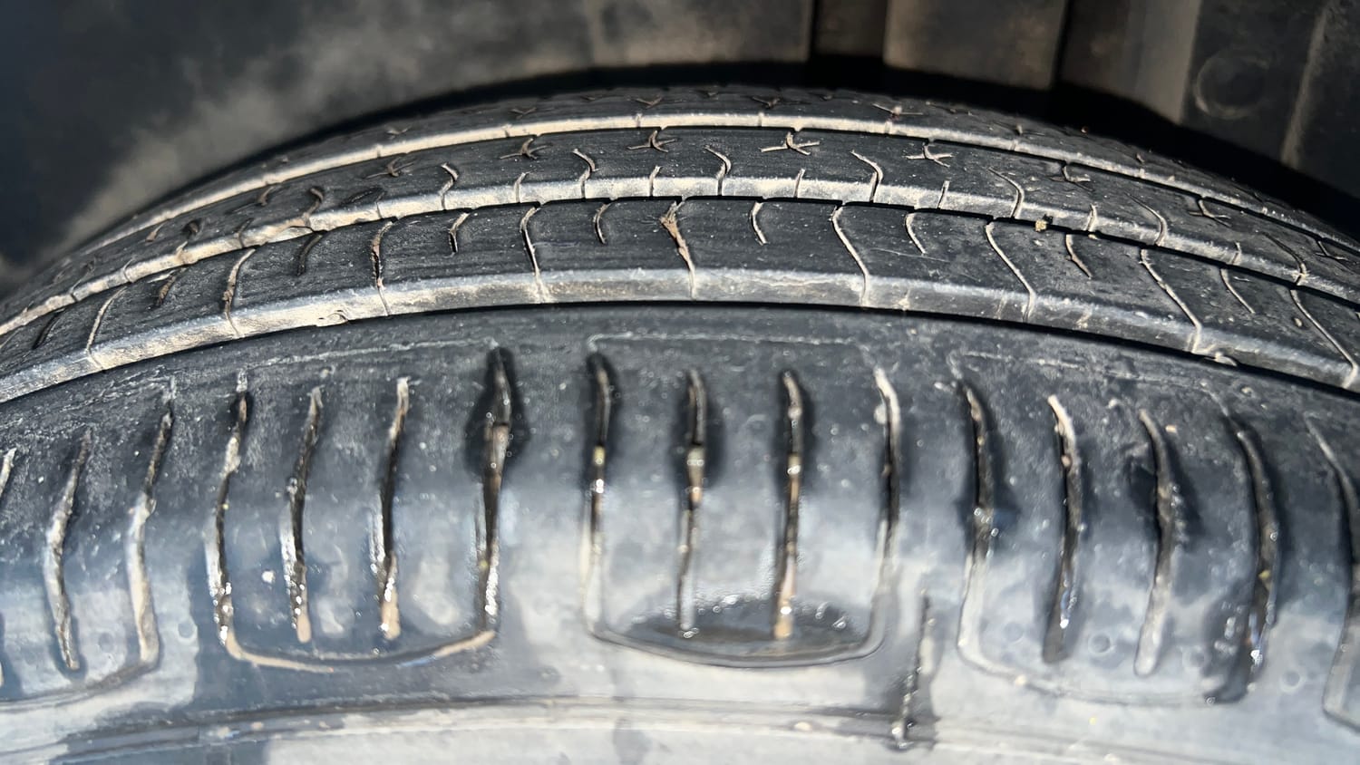 Used 2014 Maruti Suzuki Swift VDi Diesel Manual tyres LEFT REAR TYRE TREAD VIEW