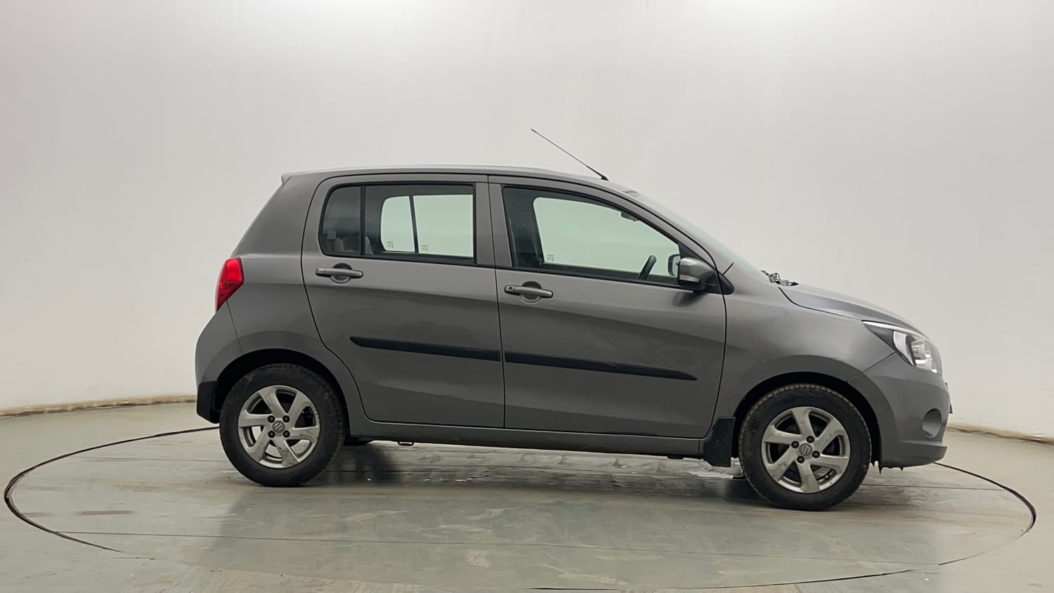 Used 2017 Maruti Suzuki Celerio ZXi Opt Petrol Manual exterior RIGHT SIDE VIEW