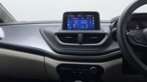 Used 2022 Tata Altroz XT Petrol Petrol Manual interior MUSIC SYSTEM & AC CONTROL VIEW