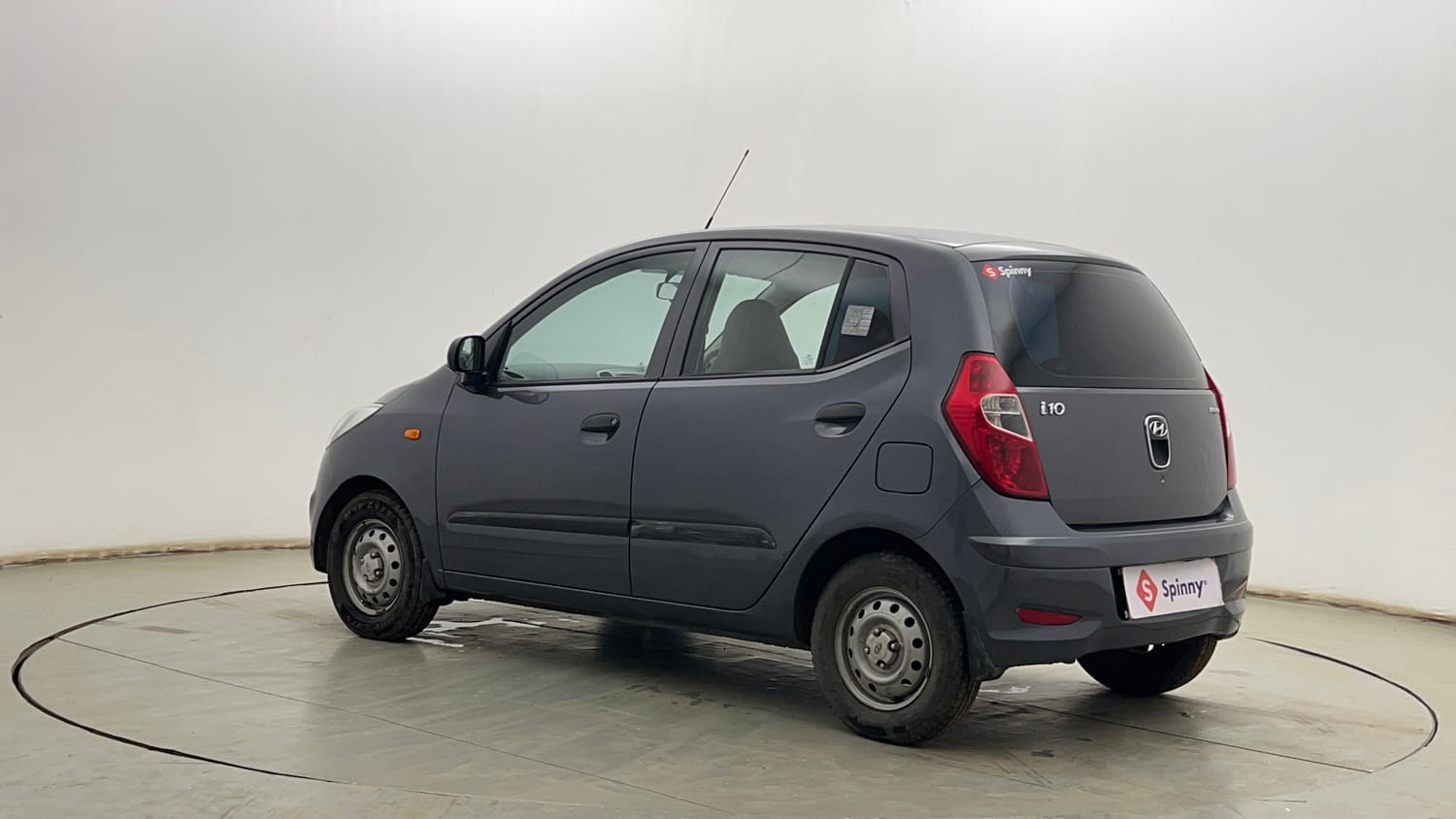 Used 2016 Hyundai i10 Magna 1.1 iRDE2 Petrol Manual exterior LEFT REAR CORNER VIEW