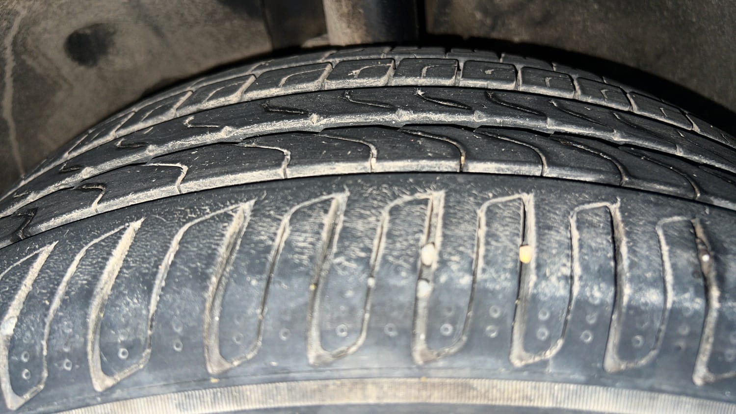 Used 2018 BMW X1 sDrive20d Expedition Diesel Automatic tyres RIGHT FRONT TYRE TREAD VIEW