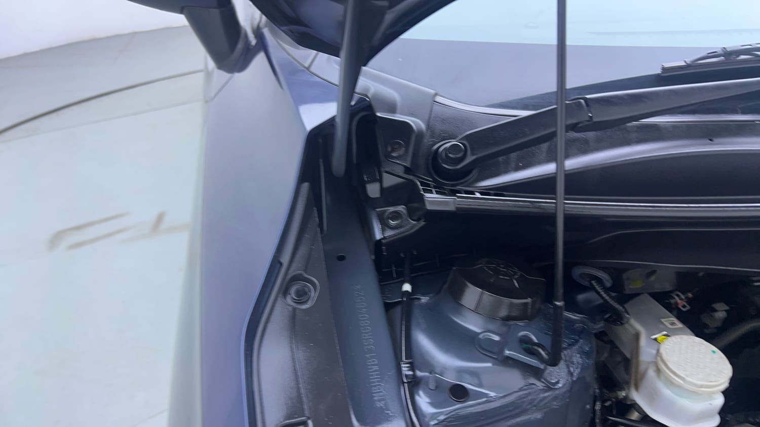 Used 2024 Maruti Suzuki Baleno Zeta AGS Petrol Automatic engine ENGINE RIGHT SIDE HINGE & APRON VIEW
