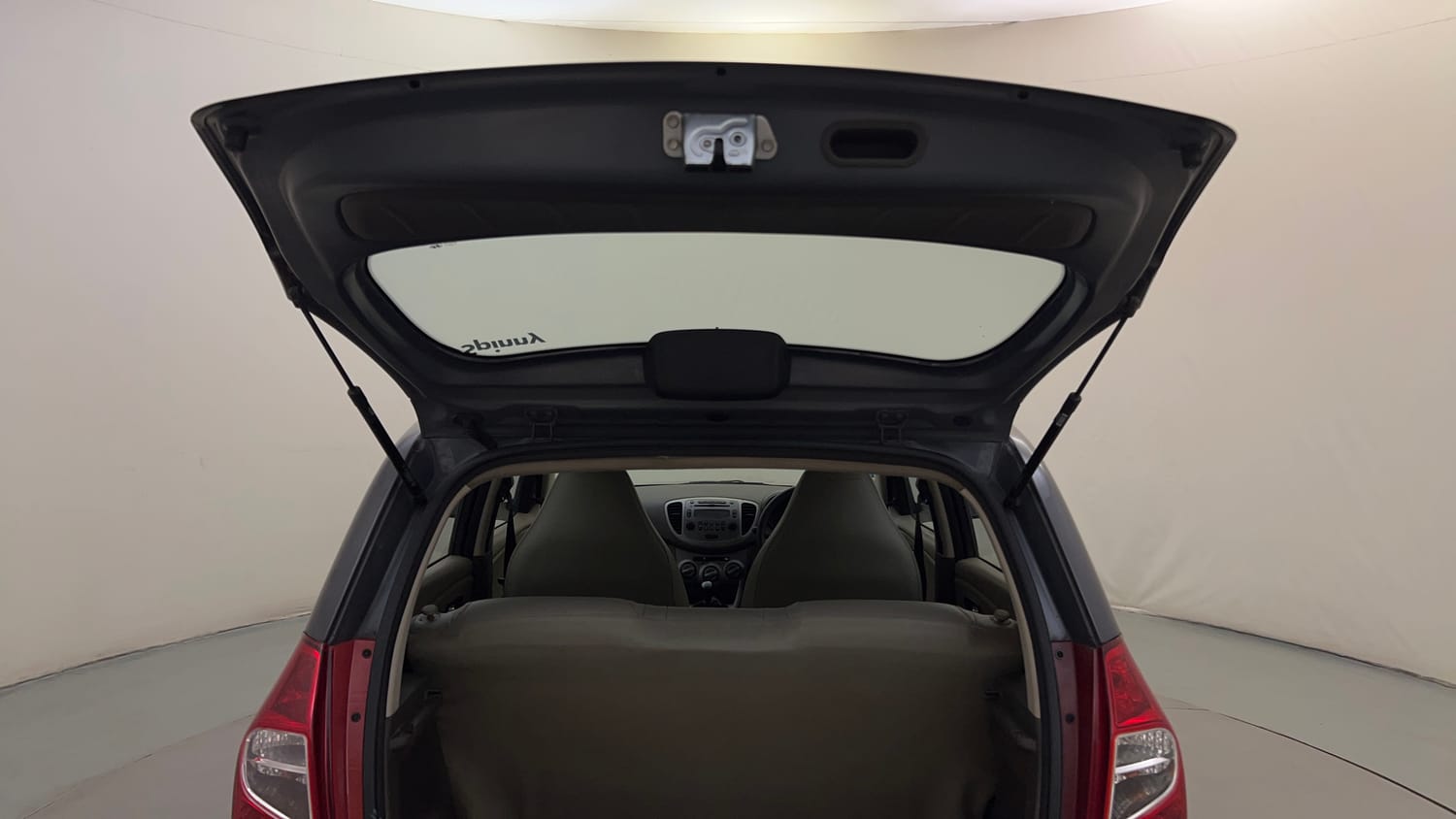 Used 2014 Hyundai i10 Sportz 1.1 iRDE2 Petrol Manual interior DICKY DOOR OPEN VIEW