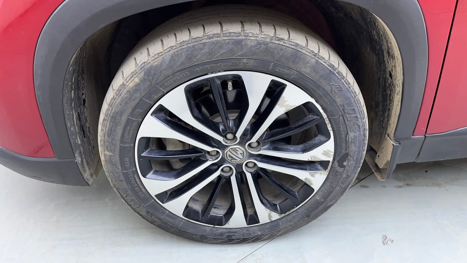 Used 2021 MG Motors Hector Sharp 1.5 Petrol Turbo DCT Petrol Automatic tyres LEFT FRONT TYRE RIM VIEW