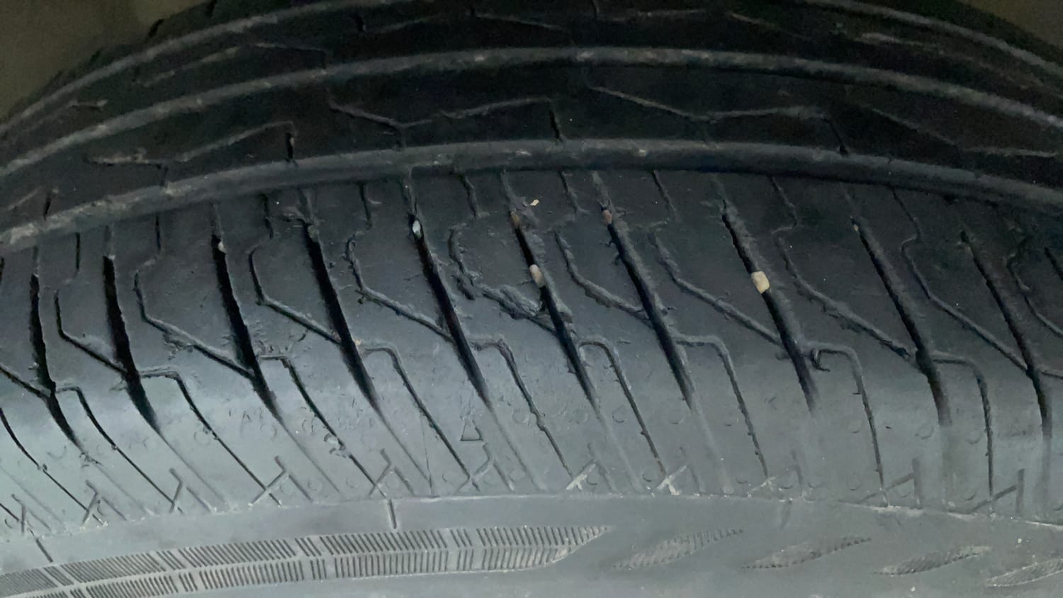Used 2024 Tata Punch Adventure Rhythm CNG Cng Manual tyres RIGHT FRONT TYRE TREAD VIEW