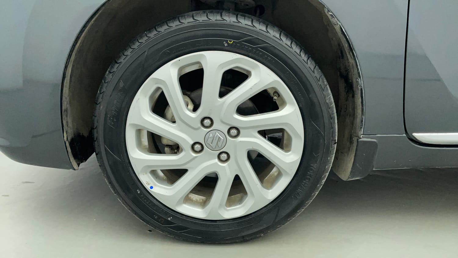 Used 2023 Maruti Suzuki Baleno Zeta MT CNG Cng Manual tyres LEFT FRONT TYRE RIM VIEW