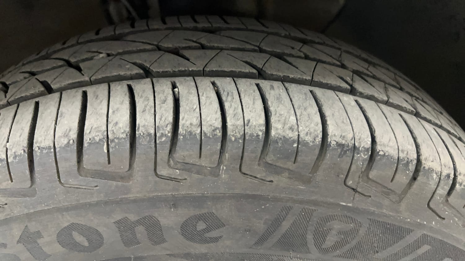 Used 2018 Hyundai Elite i20 Sportz 1.2 Petrol Manual tyres RIGHT FRONT TYRE TREAD VIEW