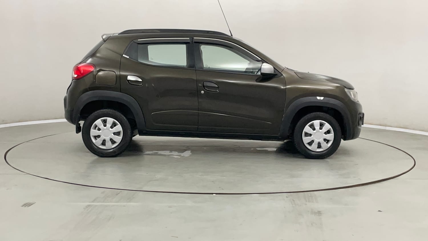 Used 2018 Renault Kwid 1.0 RXT Petrol Manual exterior RIGHT SIDE VIEW