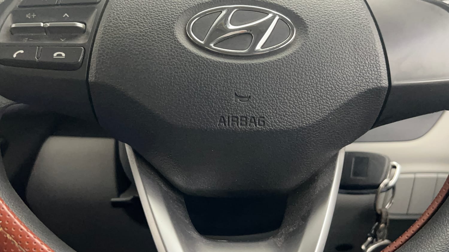Used 2022 Hyundai Grand i10 Nios Magna AMT 1.2 Kappa VTVT Petrol Automatic top_features Airbags