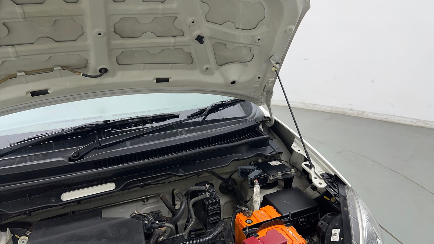 Used 2023 Maruti Suzuki Alto K10 VXi AGS Petrol Automatic engine ENGINE LEFT SIDE HINGE & APRON VIEW