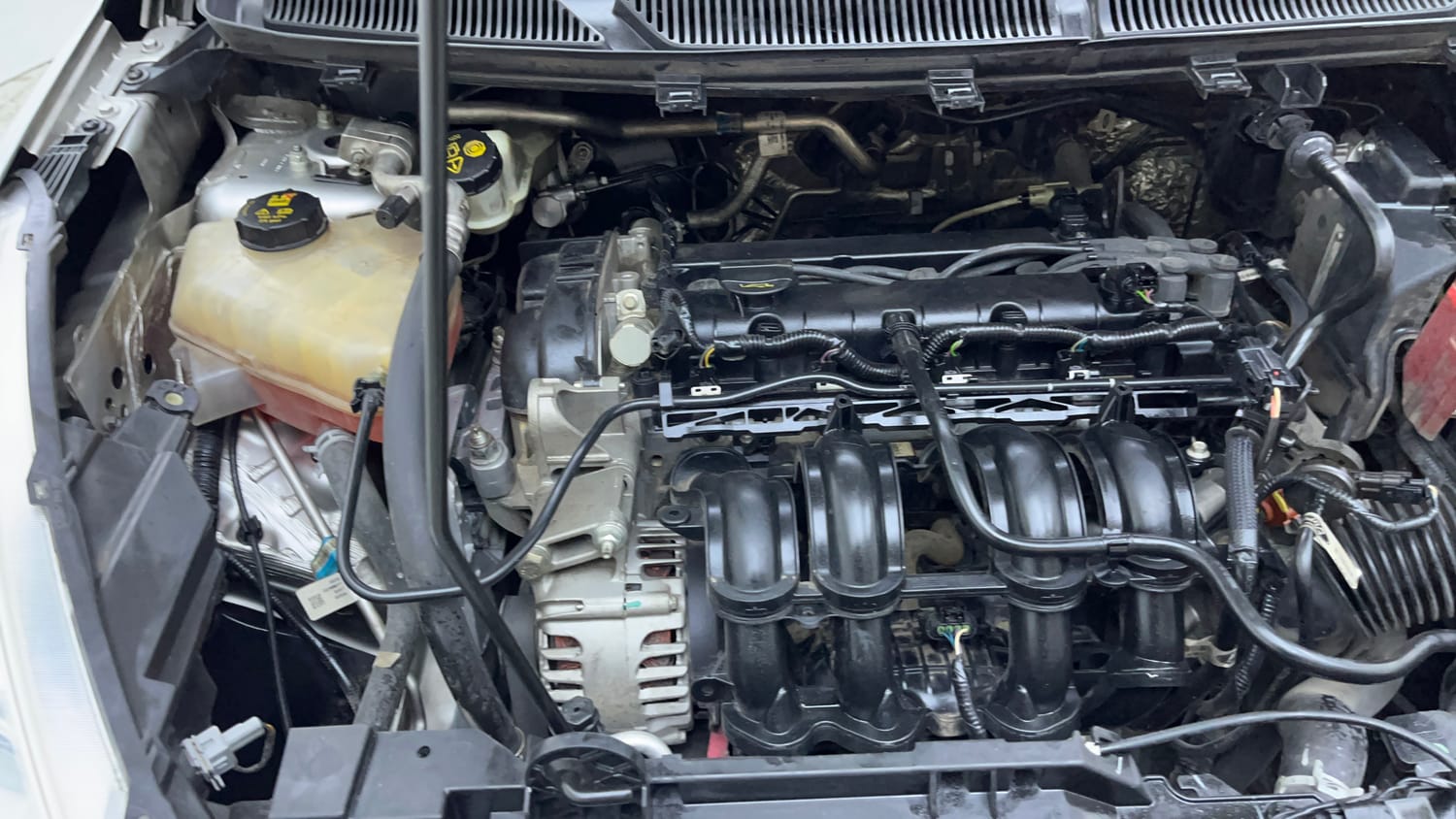 Used 2016 Ford Figo Titanium 1.2 Ti-VCT Petrol Manual engine ENGINE RIGHT SIDE VIEW
