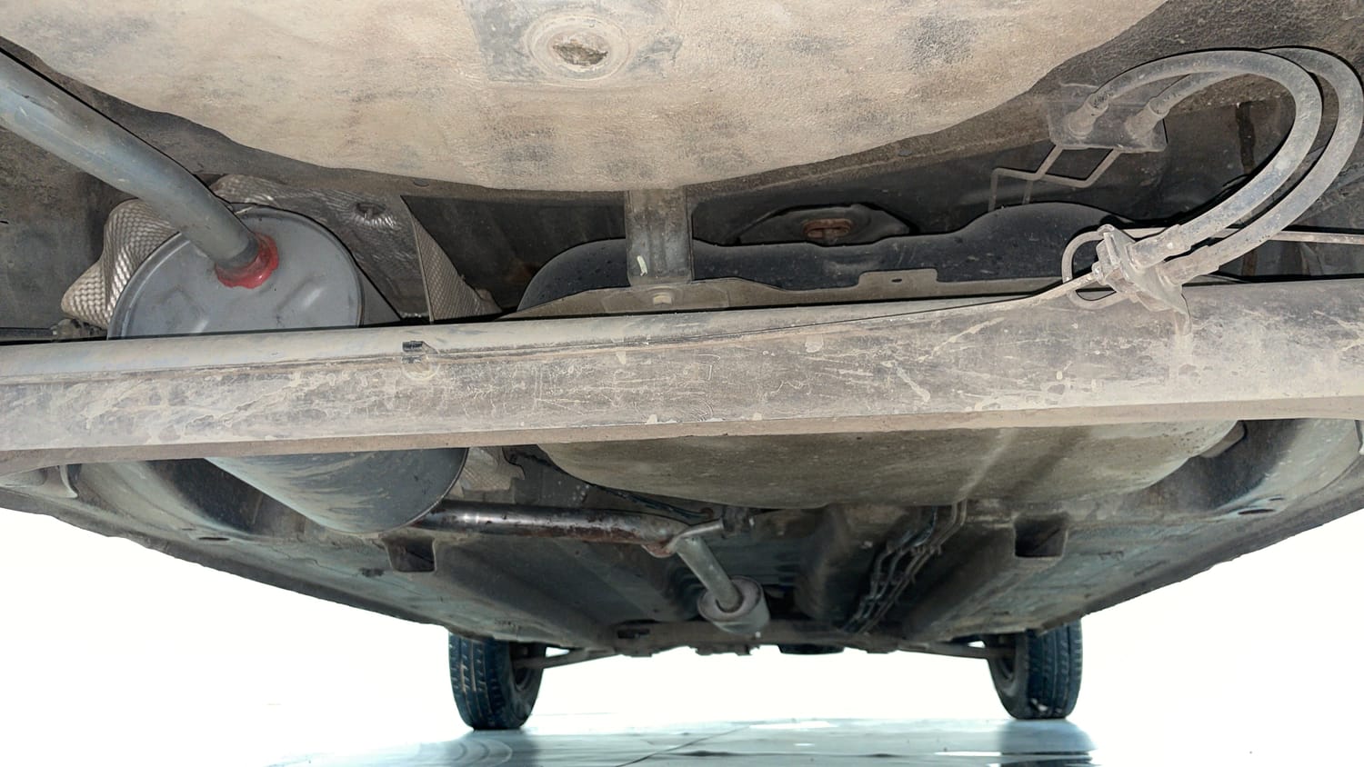 Used 2018 Renault Kwid 1.0 RXT Petrol Manual extra REAR UNDERBODY VIEW (TAKEN FROM REAR)