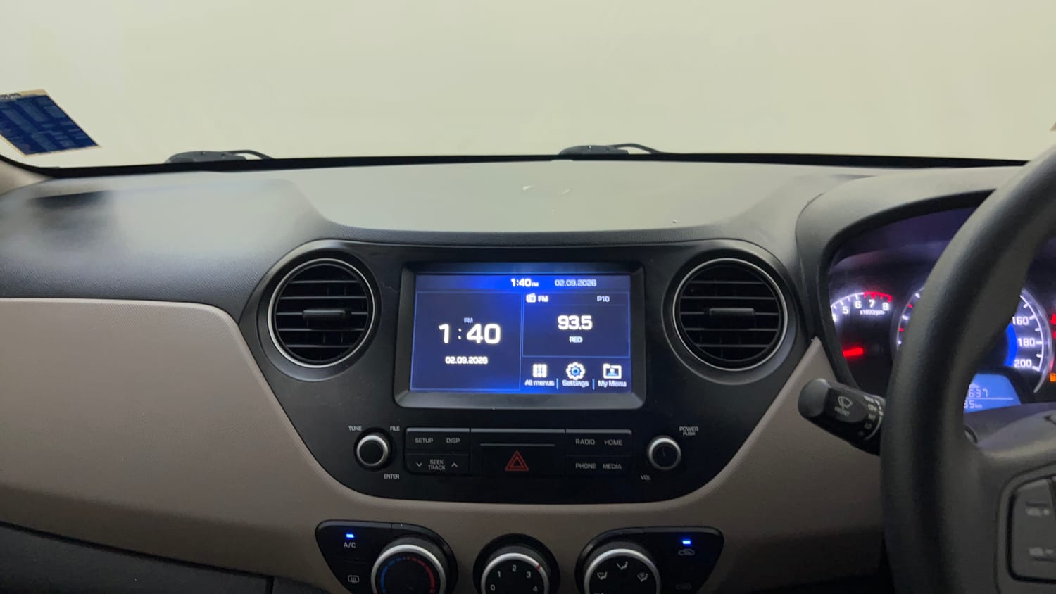 Used 2020 Hyundai Grand i10 Sportz 1.2 Kappa VTVT Petrol Manual top_features Integrated (in-dash) music system