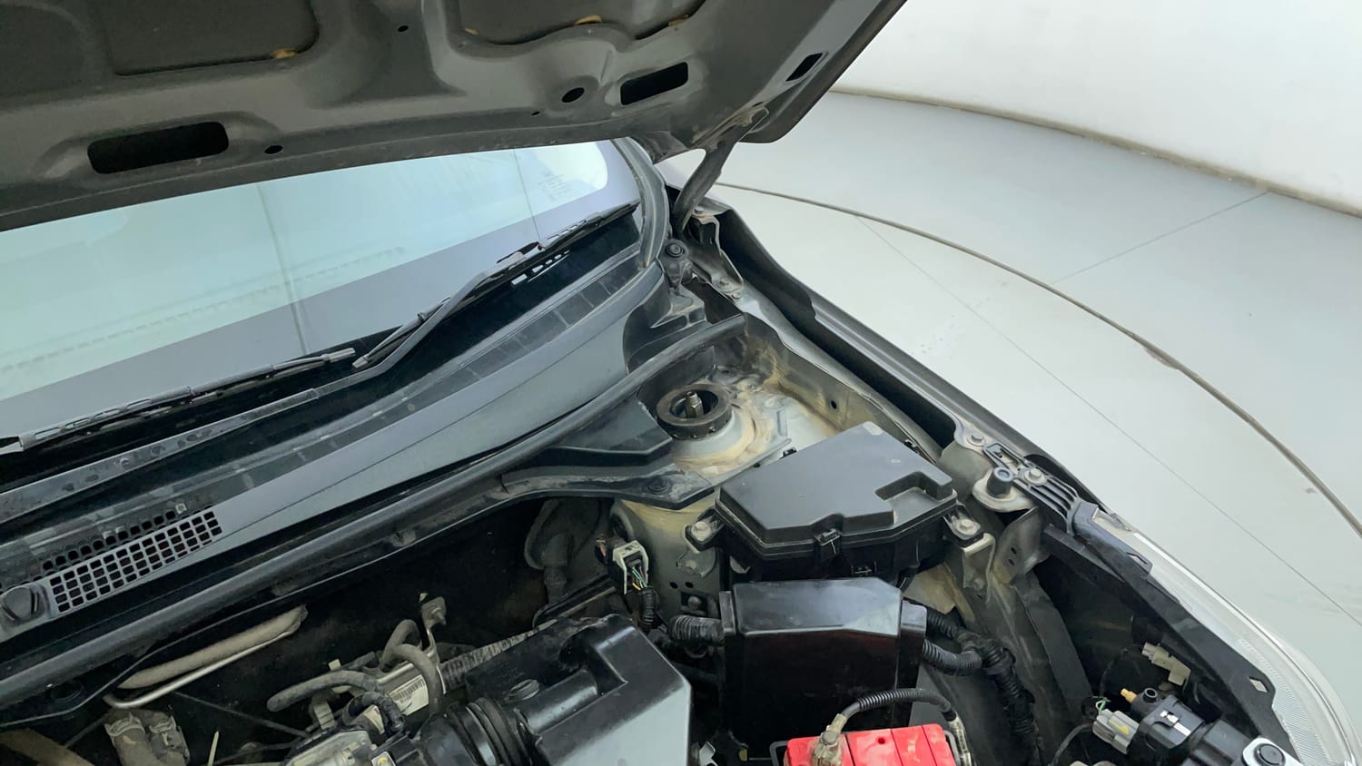Used 2019 Honda Amaze 1.2 S MT Petrol Petrol Manual engine ENGINE LEFT SIDE HINGE & APRON VIEW