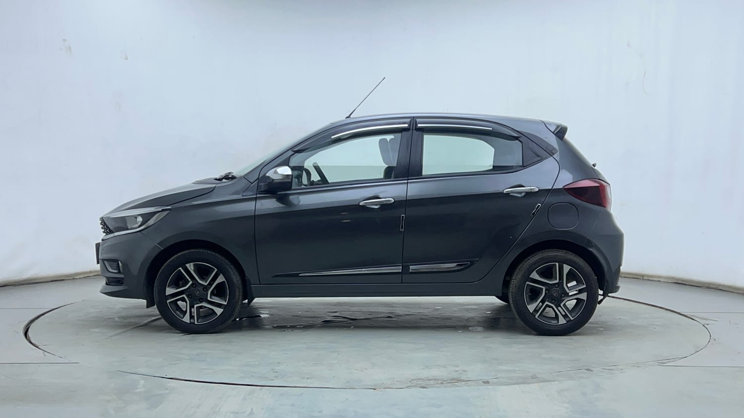 Used 2024 Tata Tiago XZ Plus Petrol Manual exterior LEFT SIDE VIEW