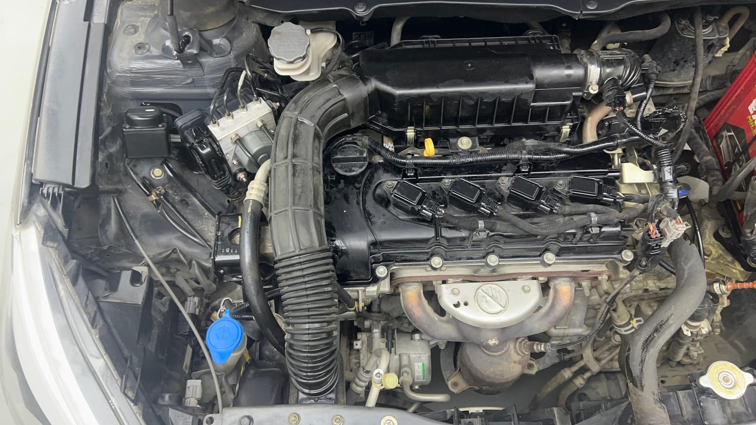 Used 2019 Maruti Suzuki Ciaz Alpha Hybrid 1.5 AT Petrol Automatic engine ENGINE RIGHT SIDE VIEW