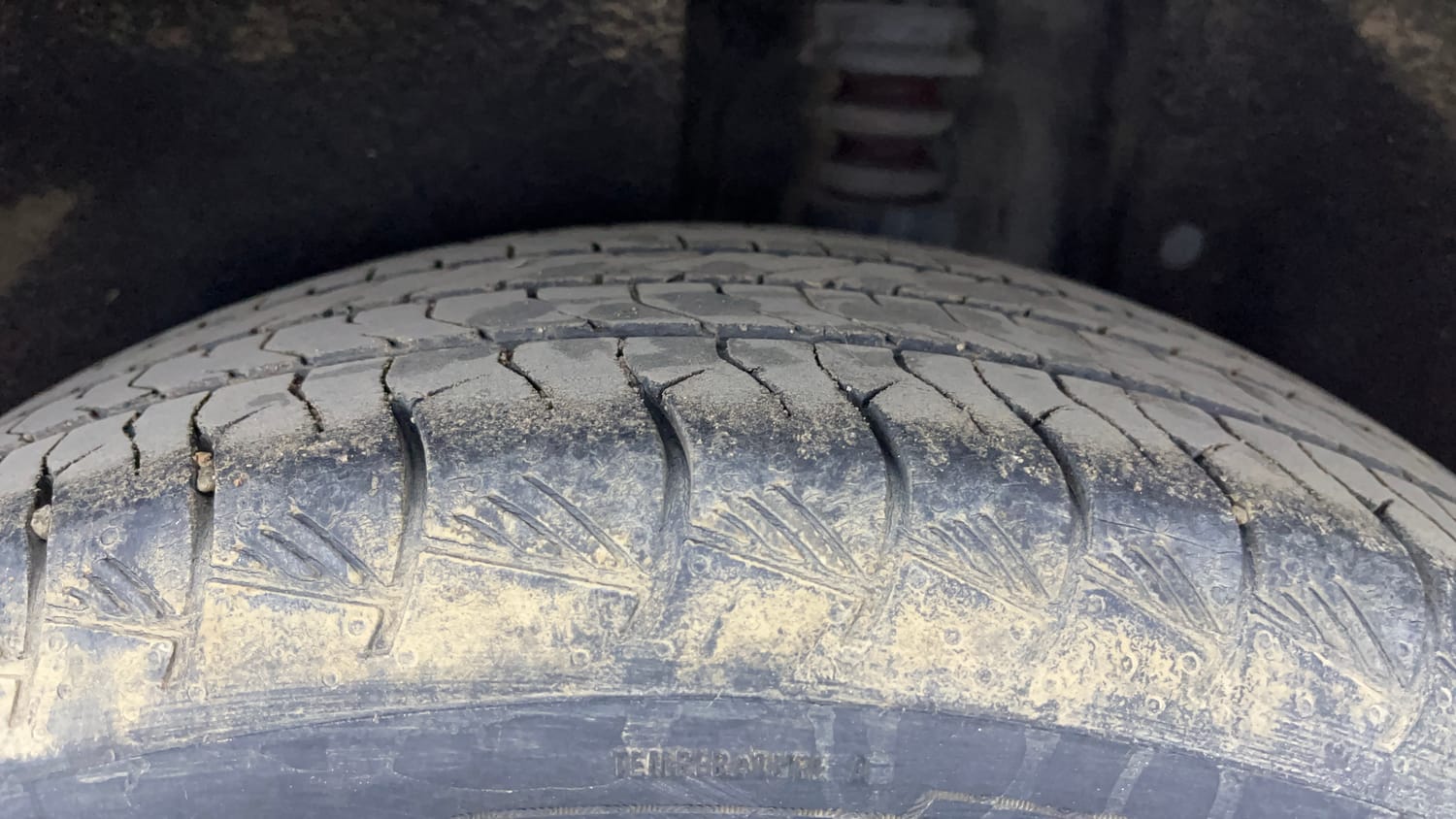Used 2022 Hyundai Alcazar Platinum (O) 6 STR 2.0 Petrol AT Petrol Automatic tyres LEFT REAR TYRE TREAD VIEW