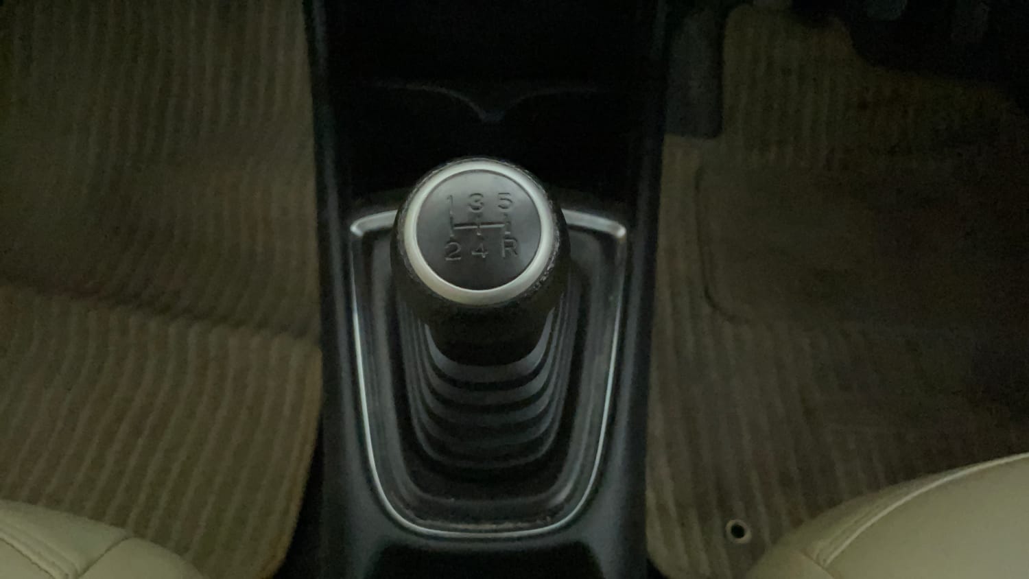 Used 2019 Honda Amaze 1.2 S MT Petrol Petrol Manual interior GEAR  KNOB VIEW