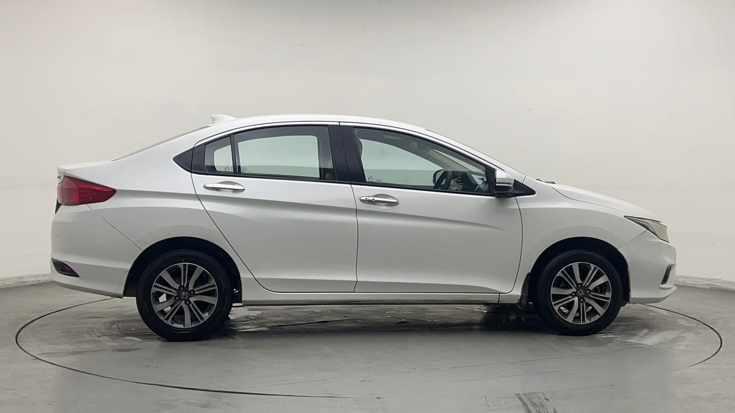 Used 2023 Honda City 4th Generation V Petrol Petrol Manual exterior RIGHT SIDE VIEW